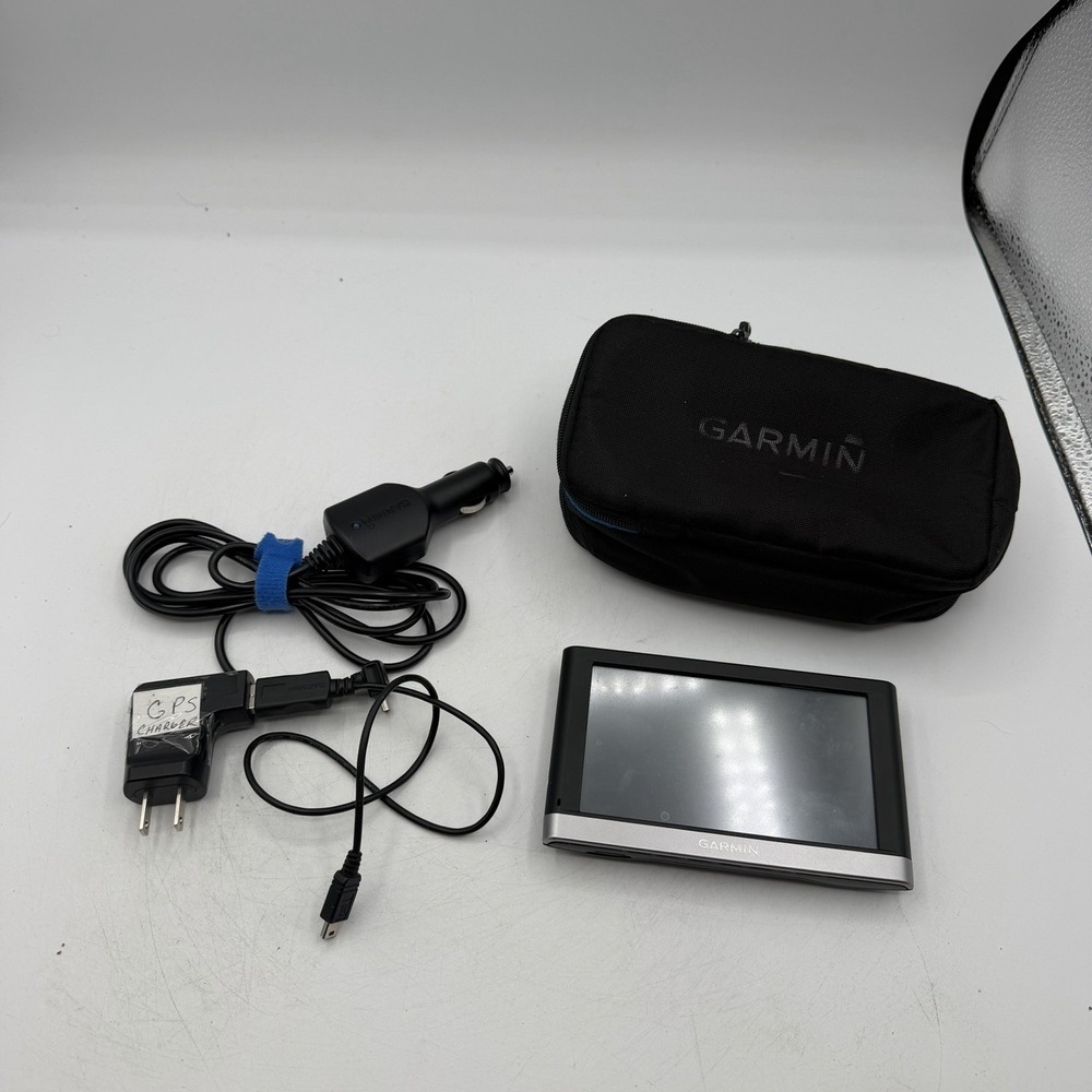 Garmin Nuvi 2597LMT 5-Inch GPS Navigation System Bundle w/ Car Power Plug